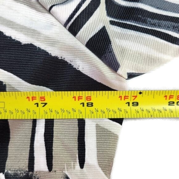 Kasper Blazer Size 8P Black Tan White Long Geometric 1 Hook Closure 3/4 Sleeve - Picture 11 of 13